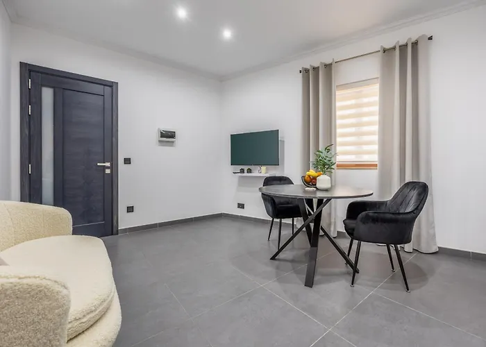 Guest-favourite One-bedroom In Southern Malta