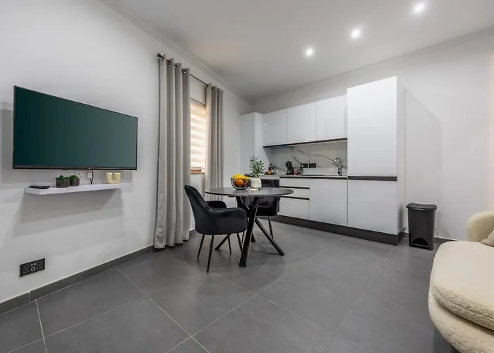 Guest-favourite One-bedroom In Southern Malta Żejtun